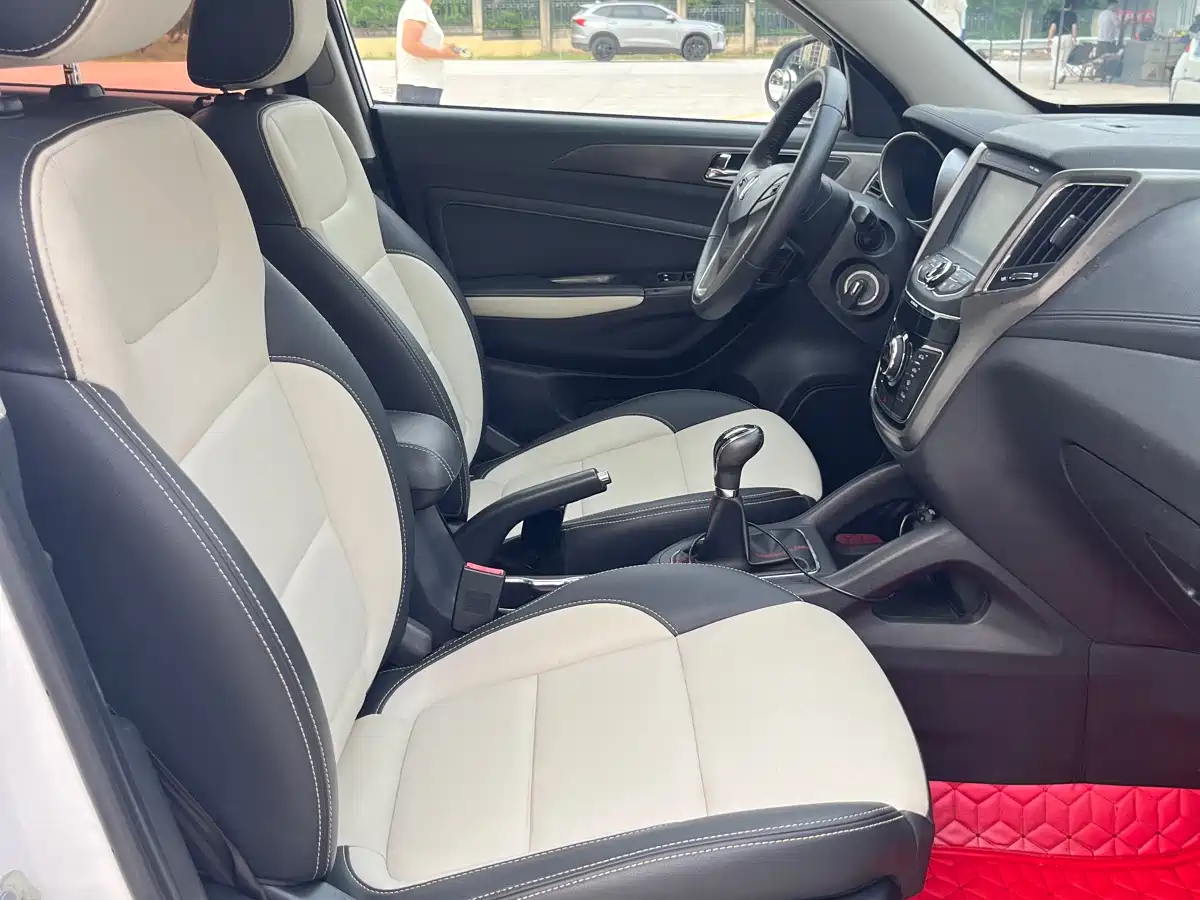 Changan CS35 2017 2017 1.6L Manual Luxury