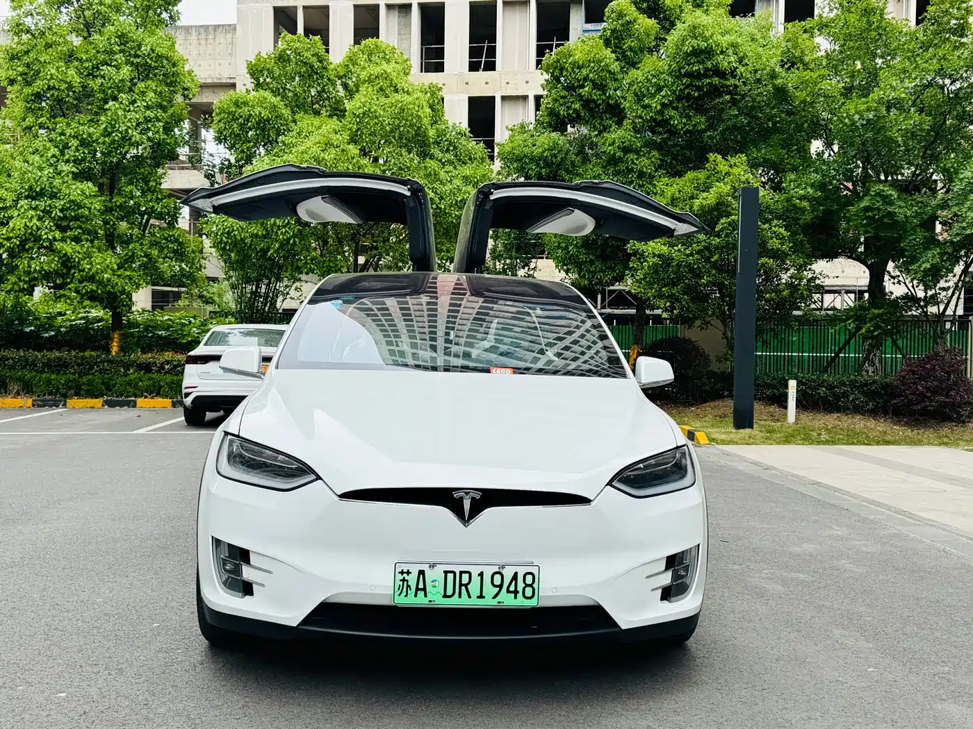 TESLA MODEL X