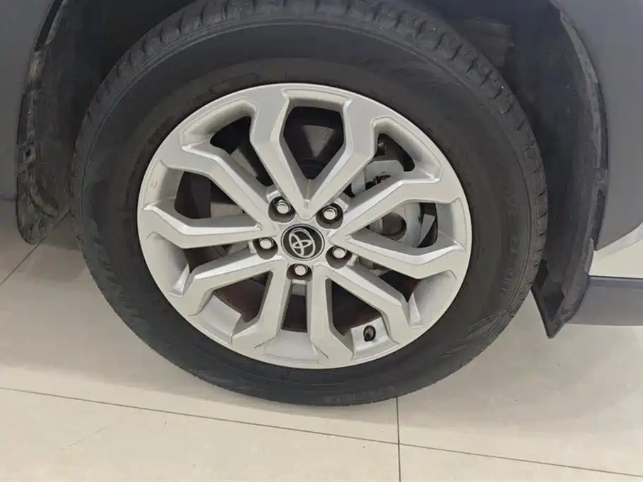 Toyota Frontlander 2023 2.0L Smart Hybrid Dual Engine Leading Edition фото 6