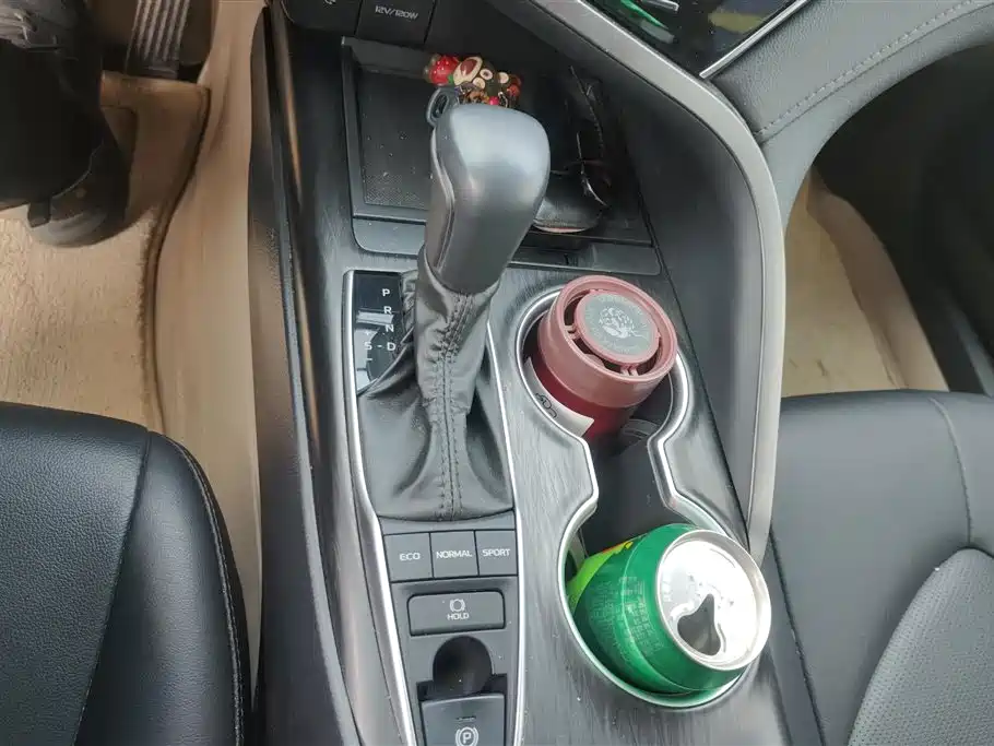 Toyota Camry 2021 2.5G Luxury Edition фото 16