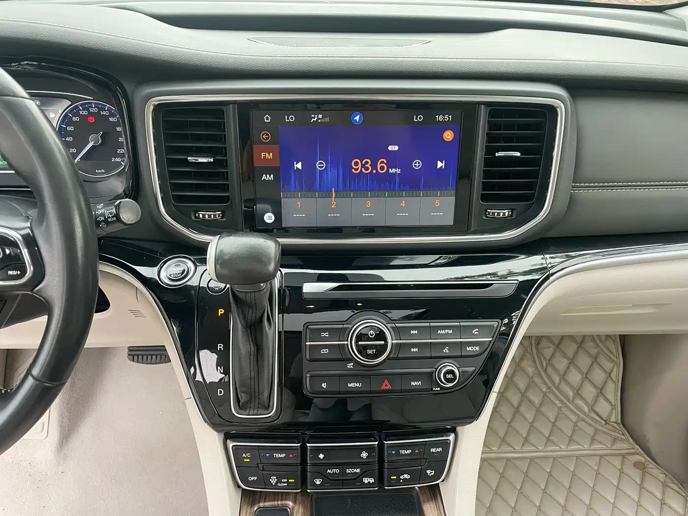 GAC Trumpchi Trumpchi M8 2018 320T Premium Edition фото 21