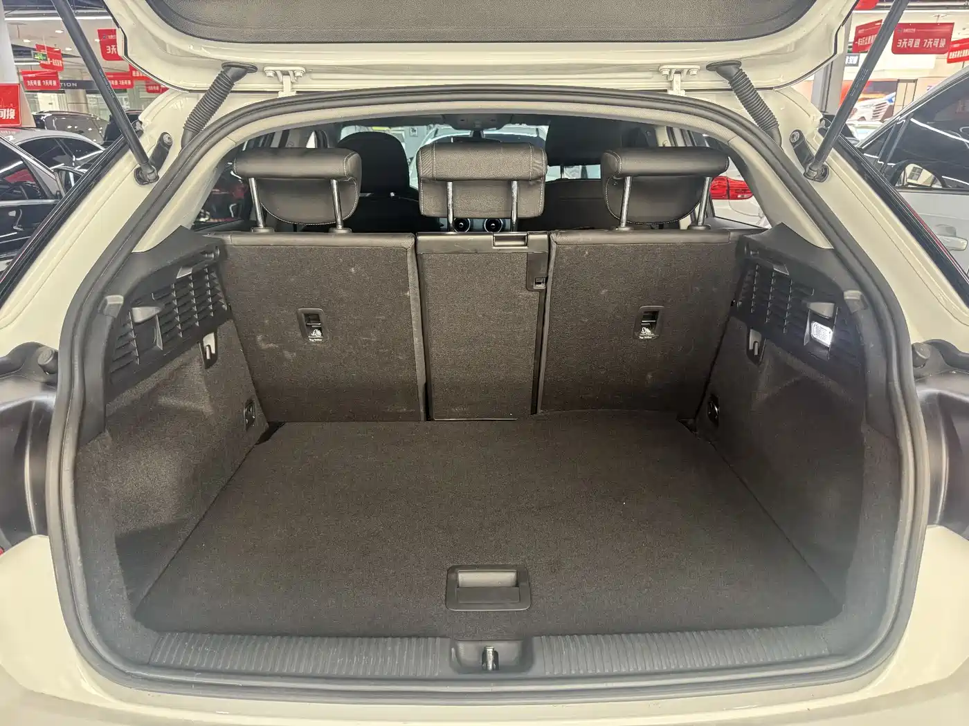 Audi Q2L 2018 35 TFSI Launch Exclusive Edition China VI фото 15