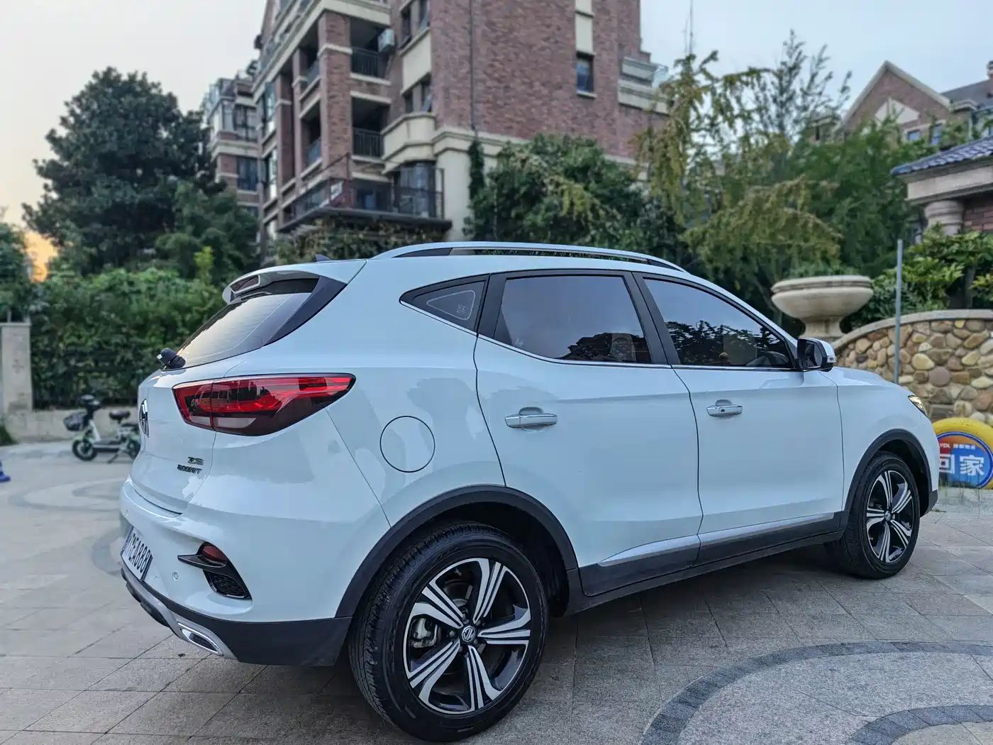 MG ZS 2021 2020 180DVVT Automatic Plus L2+