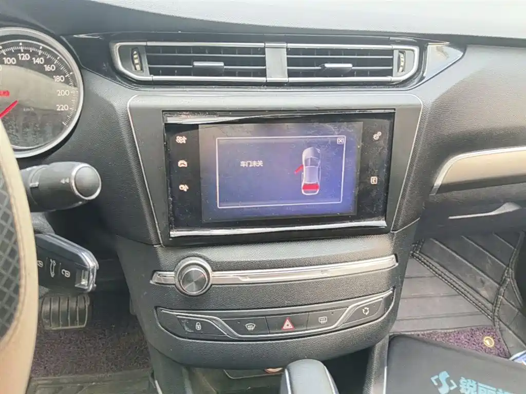 Peugeot 408 2016 1.6T Automatic Luxury Edition фото 13