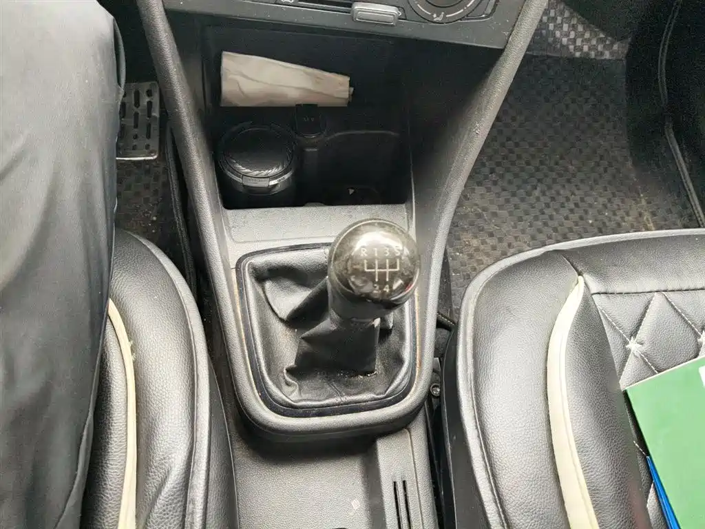 Volkswagen Santana 2013 1.4L Manual Trend Edition фото 11