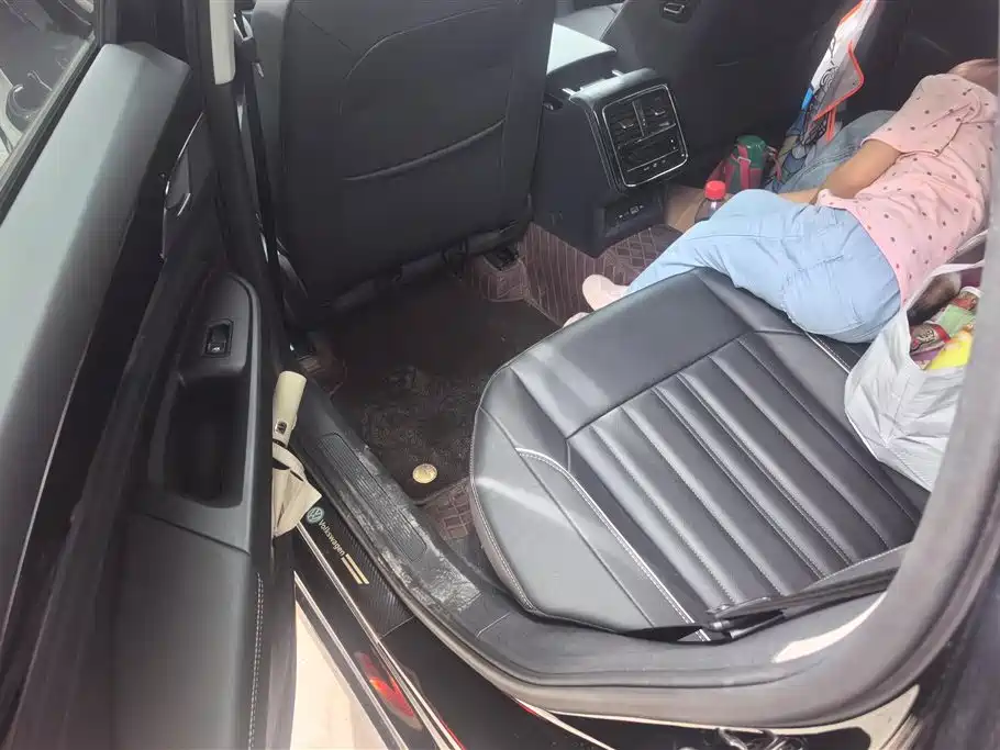 Volkswagen Passat 2023 Facelift 330TSI Starlight Elite Edition фото 11