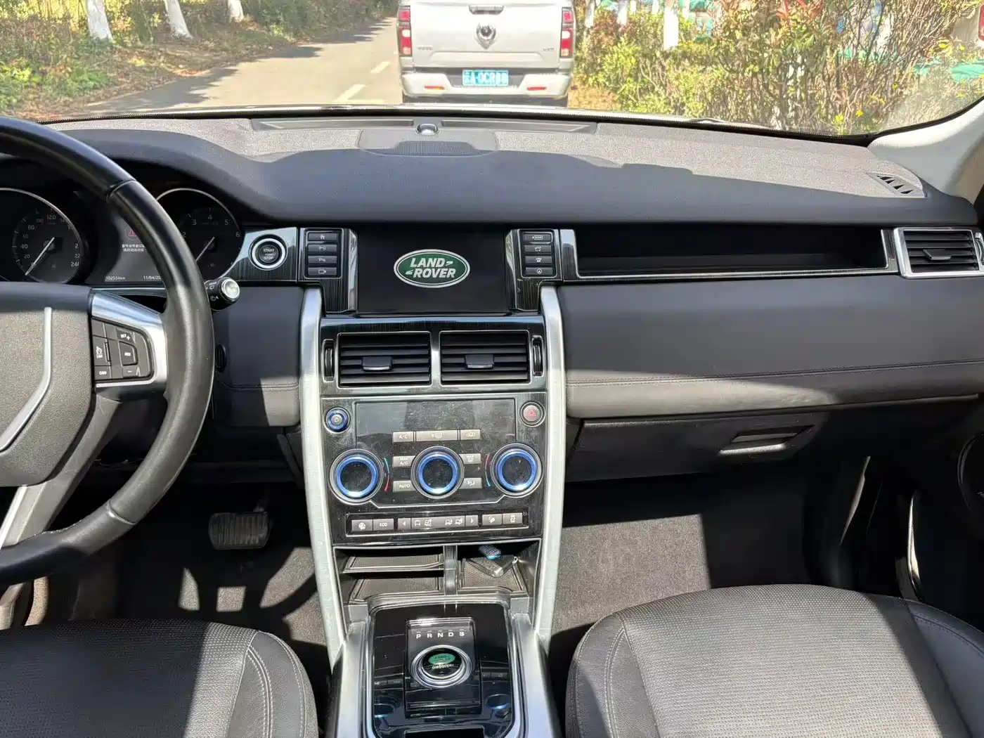 Land Rover Discovery Sport 2019 240PS SE Edition China V фото 28