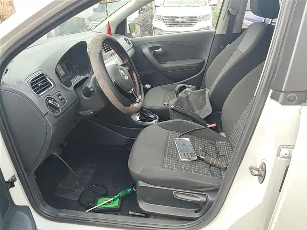 Volkswagen Polo 2016 1.6L Automatic Comfort фото 15