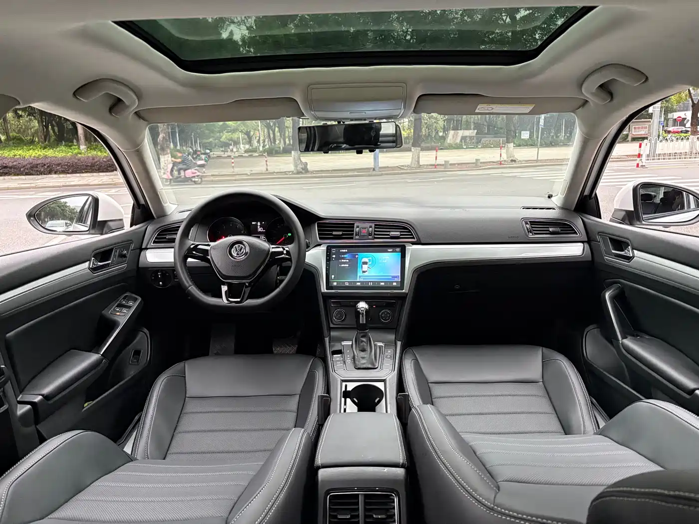 Volkswagen Lamando 2017 230TSI DSG Trend Edition фото 12