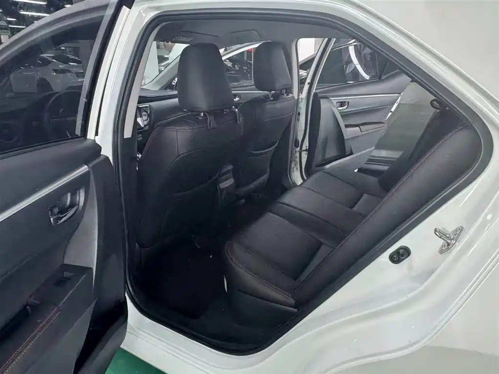Toyota Levin Twin Engine E+ 2019 1.8PH GS E-CVT Elite Edition фото 4