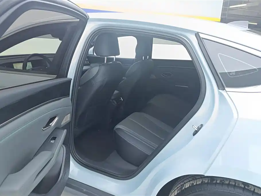 BYD Qin L 2024 DM-i 80KM Superior фото 11