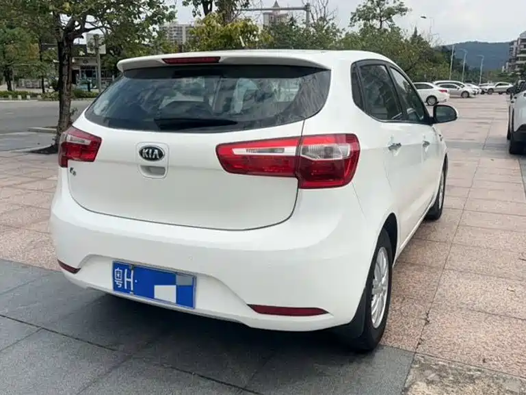 Kia K2 2013 2012 Hatchback 1.4L AT Cool Commemorative Edition