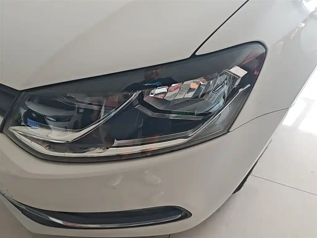 Volkswagen Polo 2016 1.6L Automatic Comfort фото 24