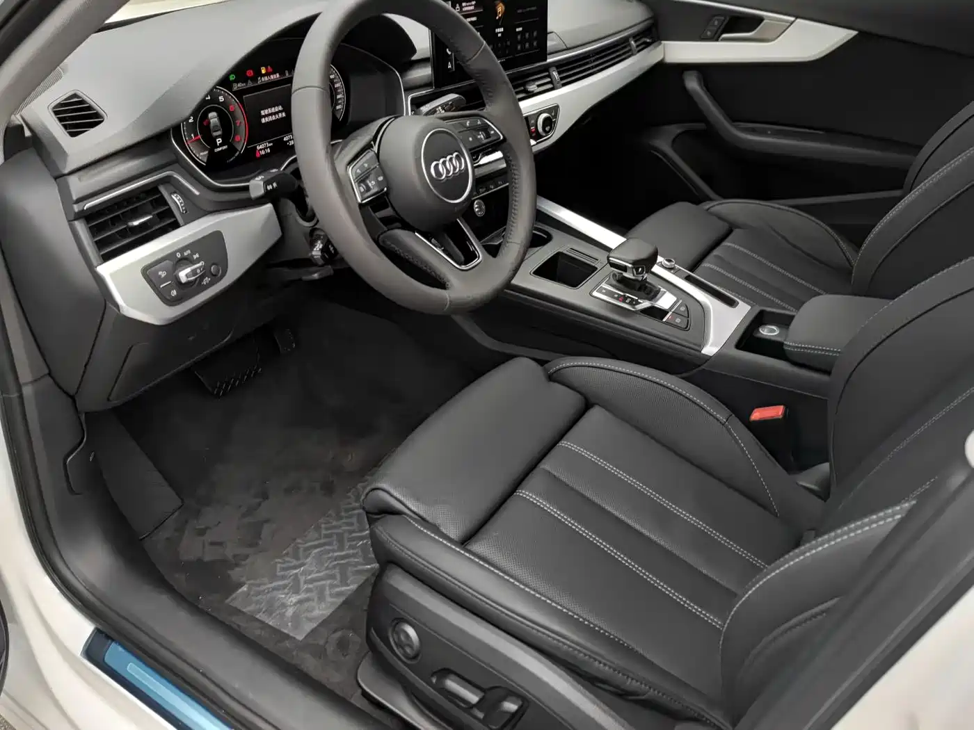 Audi A4L 2020 40 TFSI quattro Luxury Dynamic фото 3