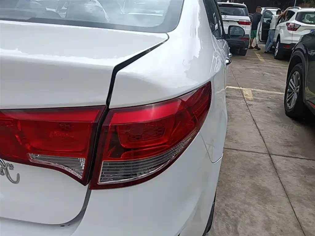 Kia K2 2015 Sedan 1.4L MT GLS фото 8