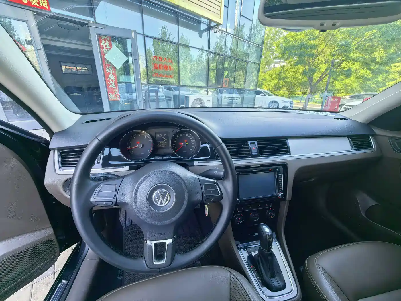 Volkswagen Bora 2013 1.6L Automatic Luxury Model фото 15