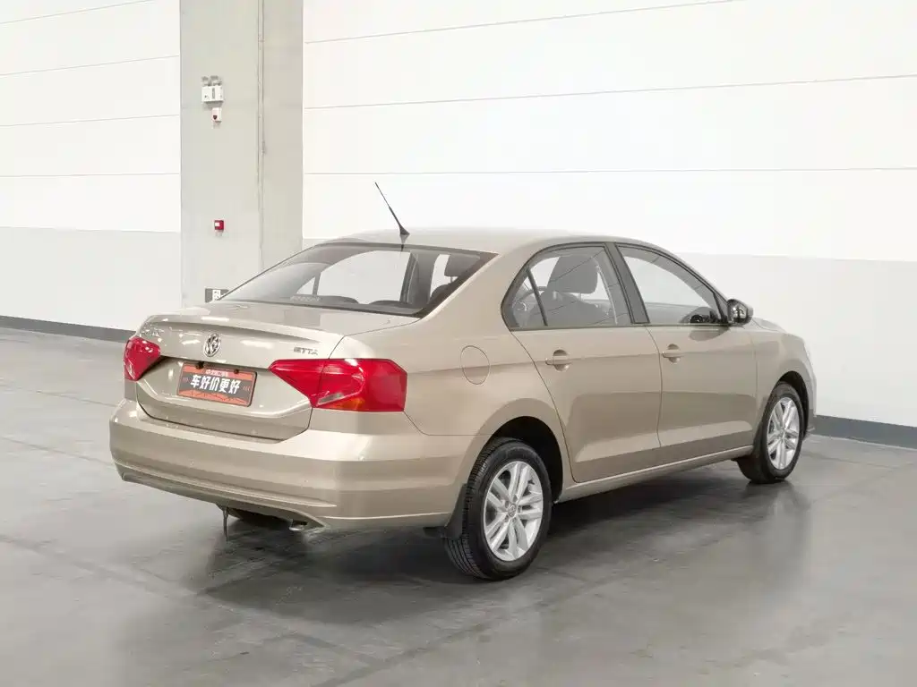 Photo 2 - Volkswagen Jetta