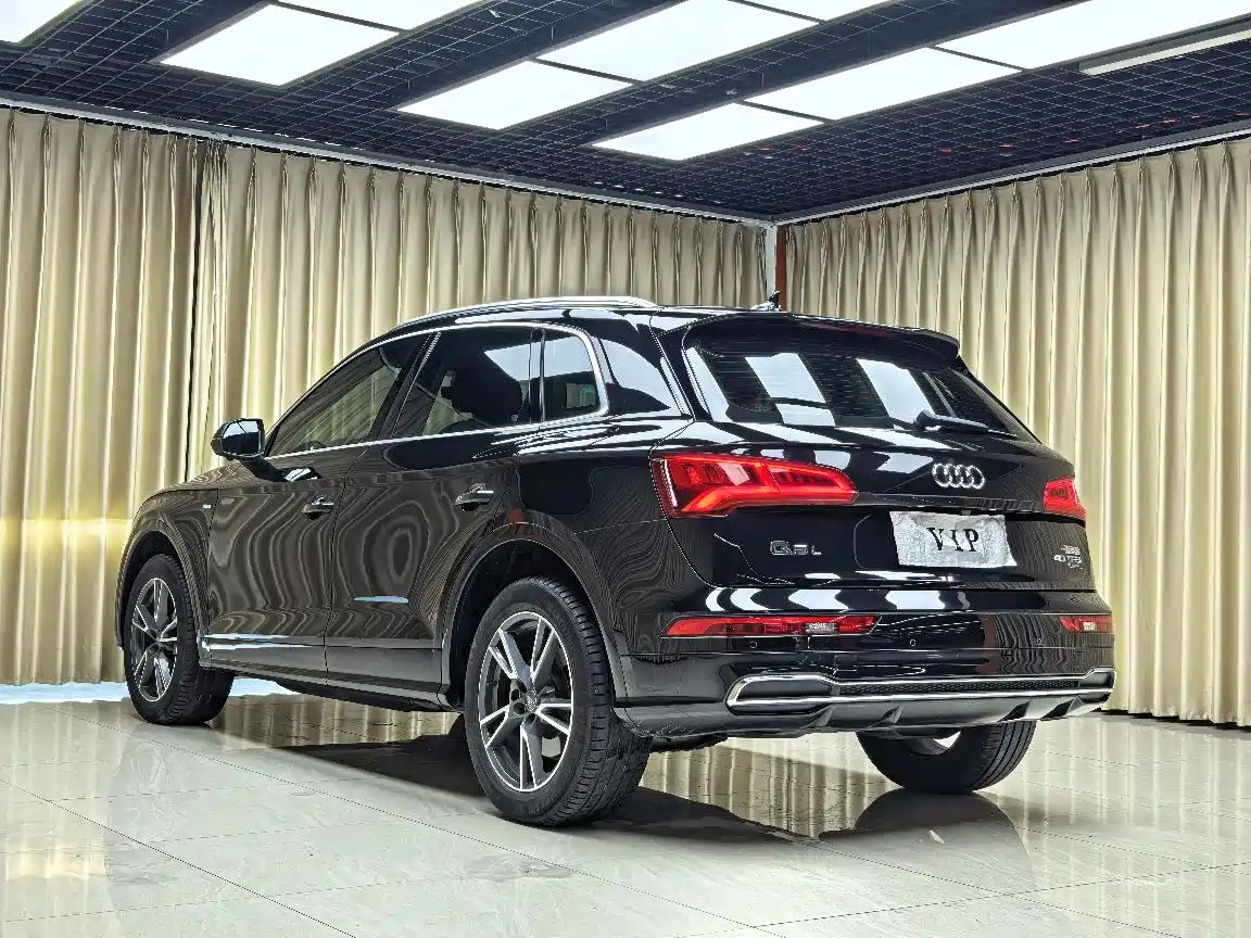 Audi Q5L 2020 Facelift 40 TFSI Honor Fashion фото 21