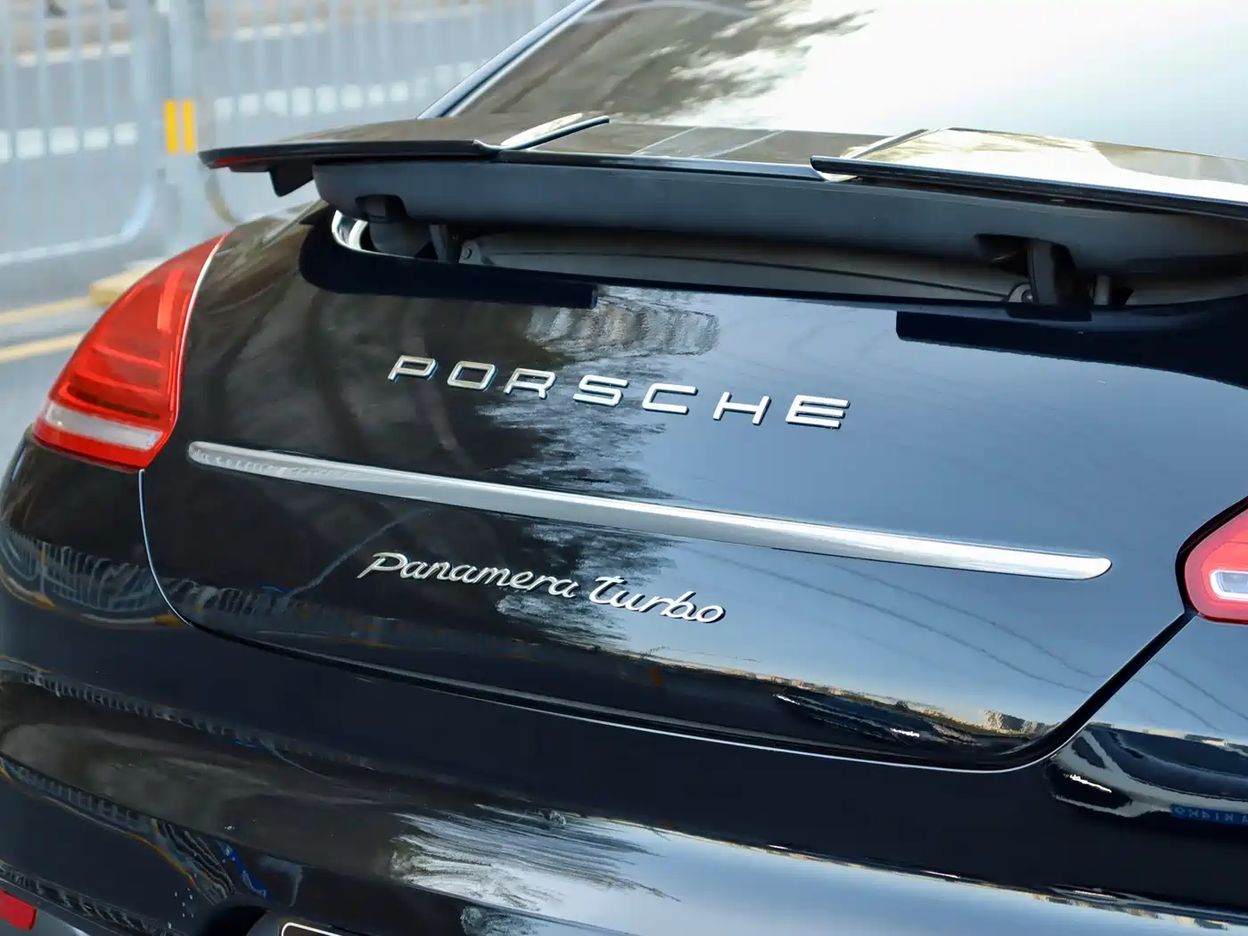 Porsche Panamera 2010 Porsche Panamera Turbo 4.8T фото 6