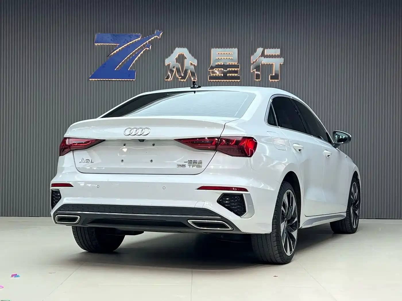 Photo 3 - Audi A3