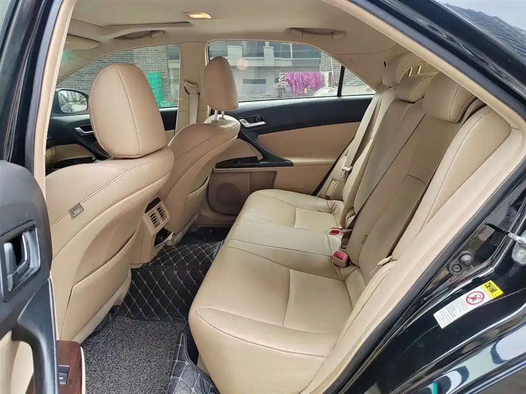 Toyota Reiz 2010 2.5S Elegance Elite Edition фото 5