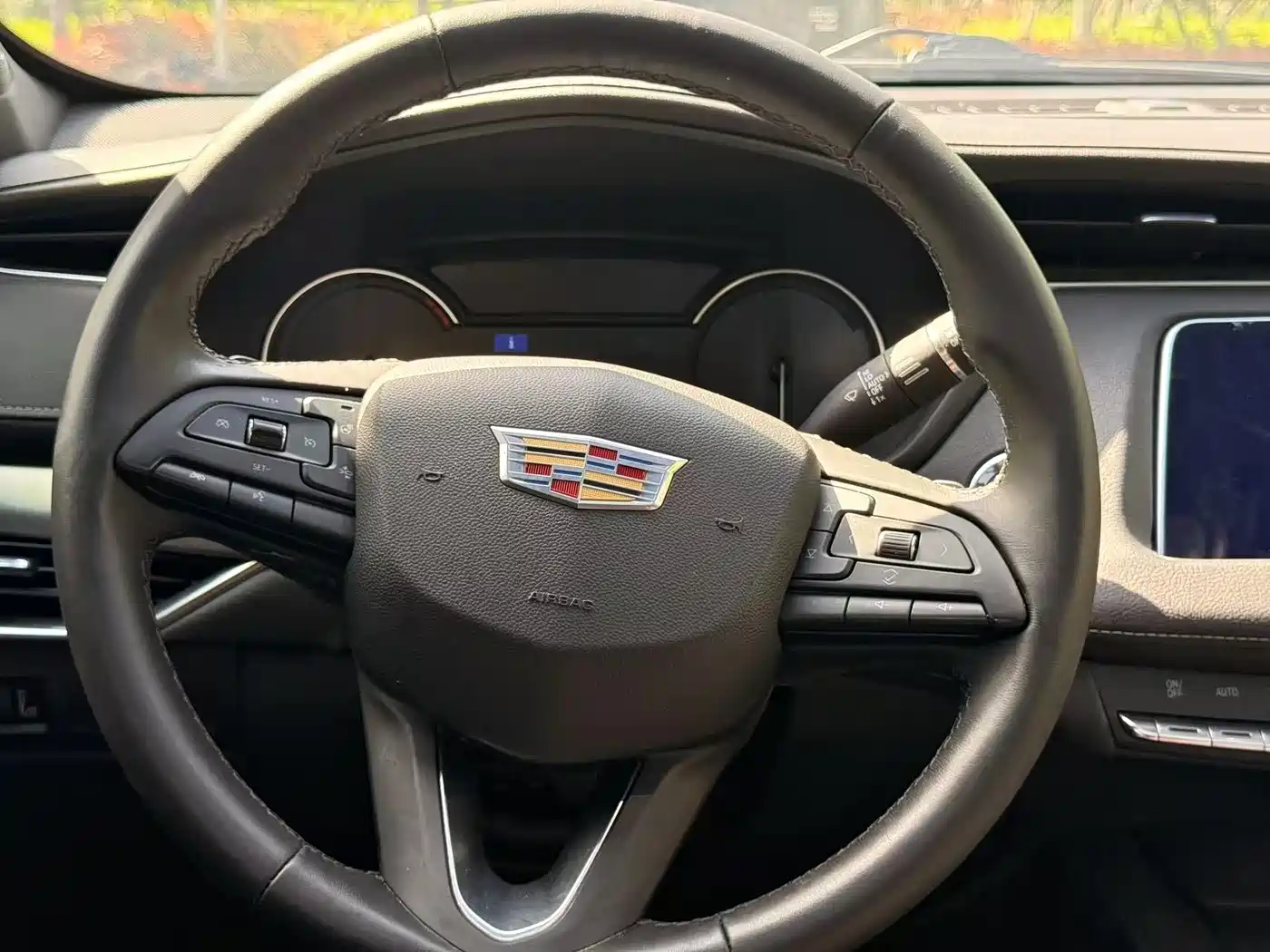 Cadillac XT4 2018 Model 28T 4WD Leading фото 17