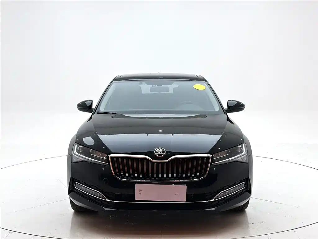 Škoda Superb 2023 TSI280 DSG Premium Edition фото 2