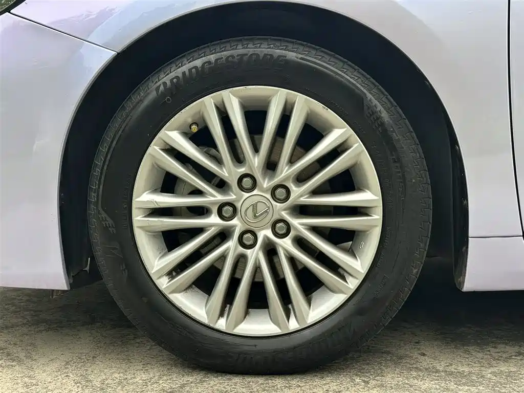 Lexus ES 2015 200 Elite Edition фото 7