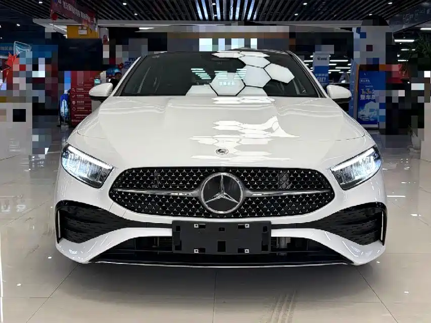 Mercedes-Benz A-Class 2023 A 200 L Fashion фото 2