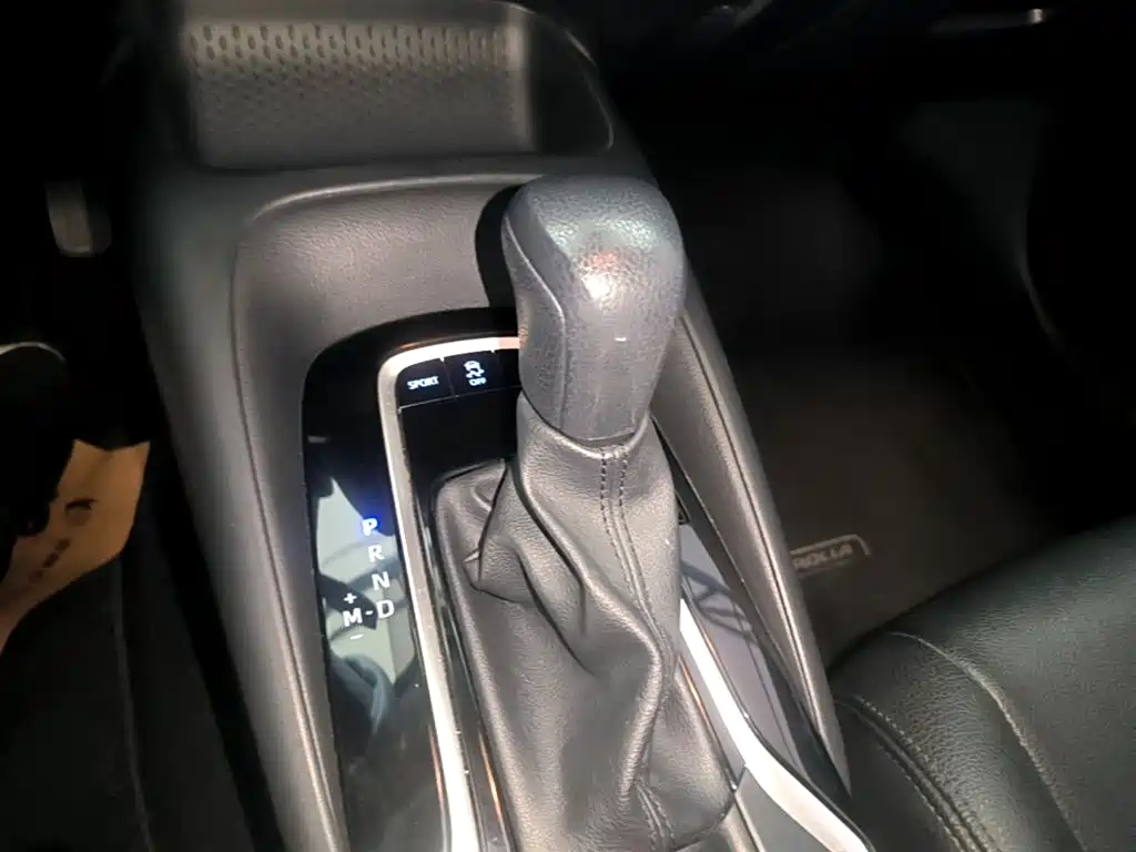 Toyota Corolla 2021 TNGA 1.5L CVT Elite Edition фото 14
