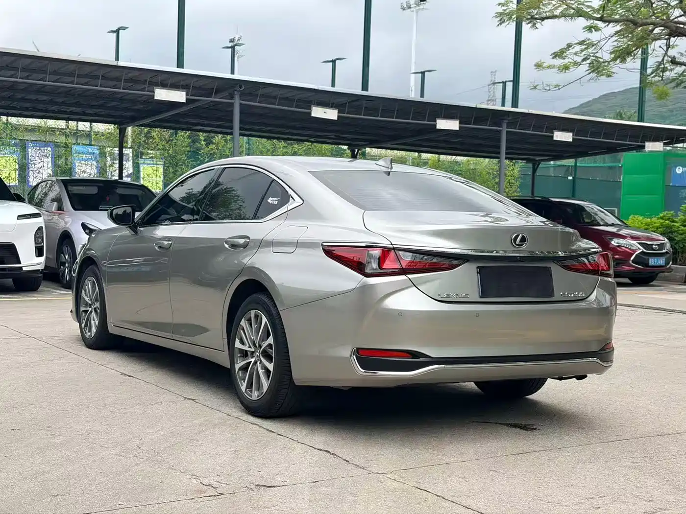 Lexus ES 2023 200 Excellence Edition фото 4