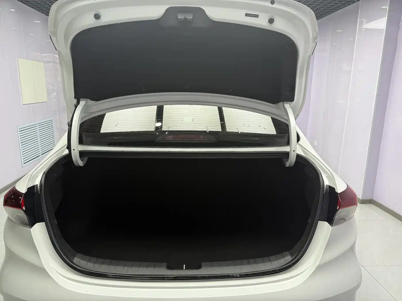 Kia K3 2023 Model 1.5L CVT Luxury Edition фото 19