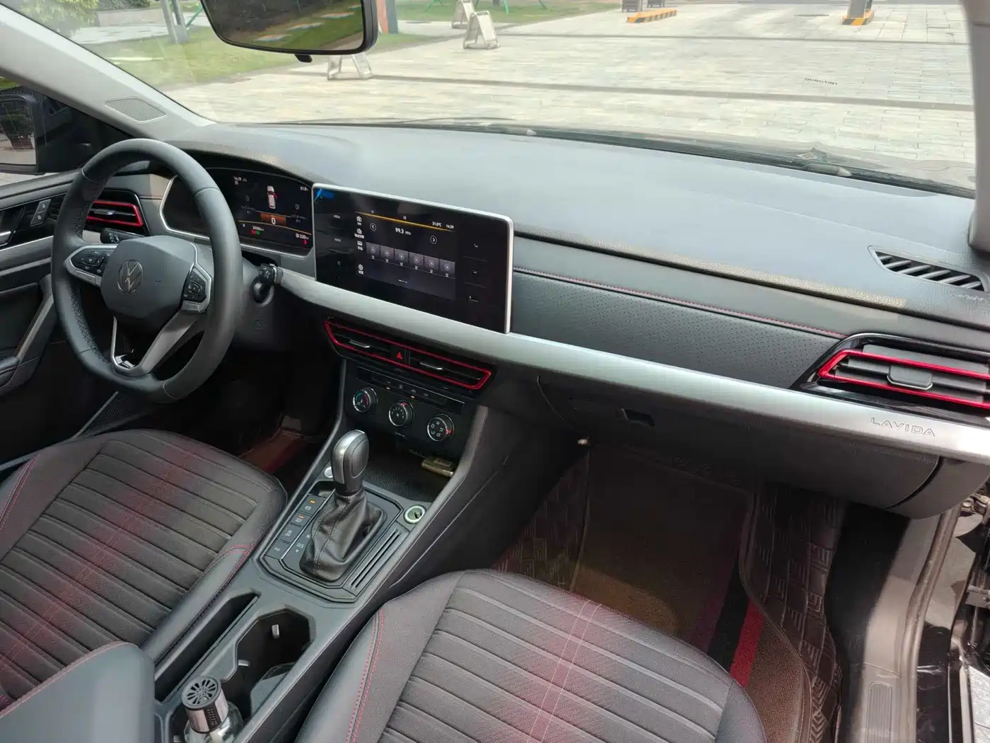 Volkswagen Lavida 2024 Model 300TSI DSG Starlight Full Comfort Edition фото 5