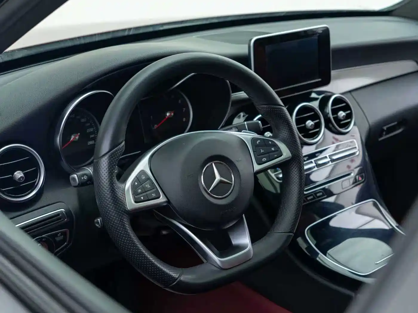 Mercedes-Benz C-Class 2018 C 200 Sport Edition фото 30