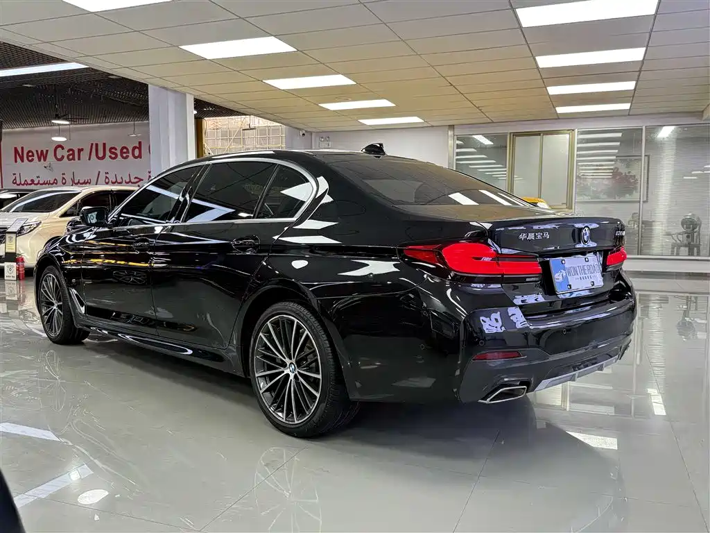 BMW 5 Series 2022 530Li Leading M Sport Package фото 3