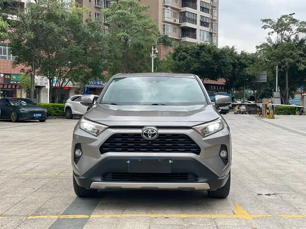Toyota RAV4 Rongfang 2021 2.0L CVT 2WD Trend фото 2