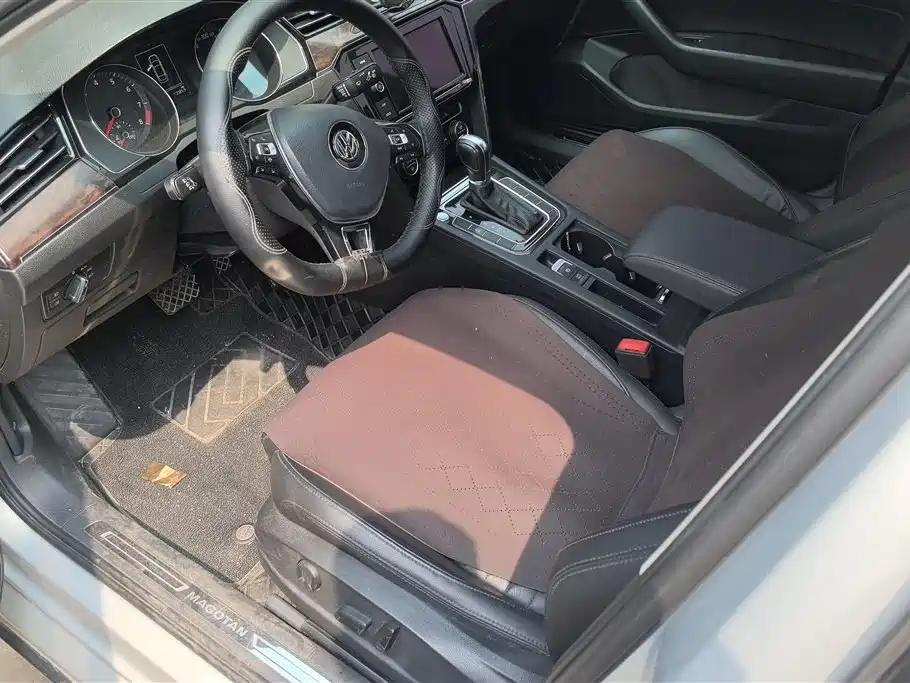 Volkswagen Magotan 2019 330TSI DSG Luxury China V фото 8