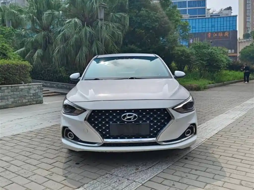 Hyundai Elantra 2018 1.6L Auto Joy GL (China V) фото 2
