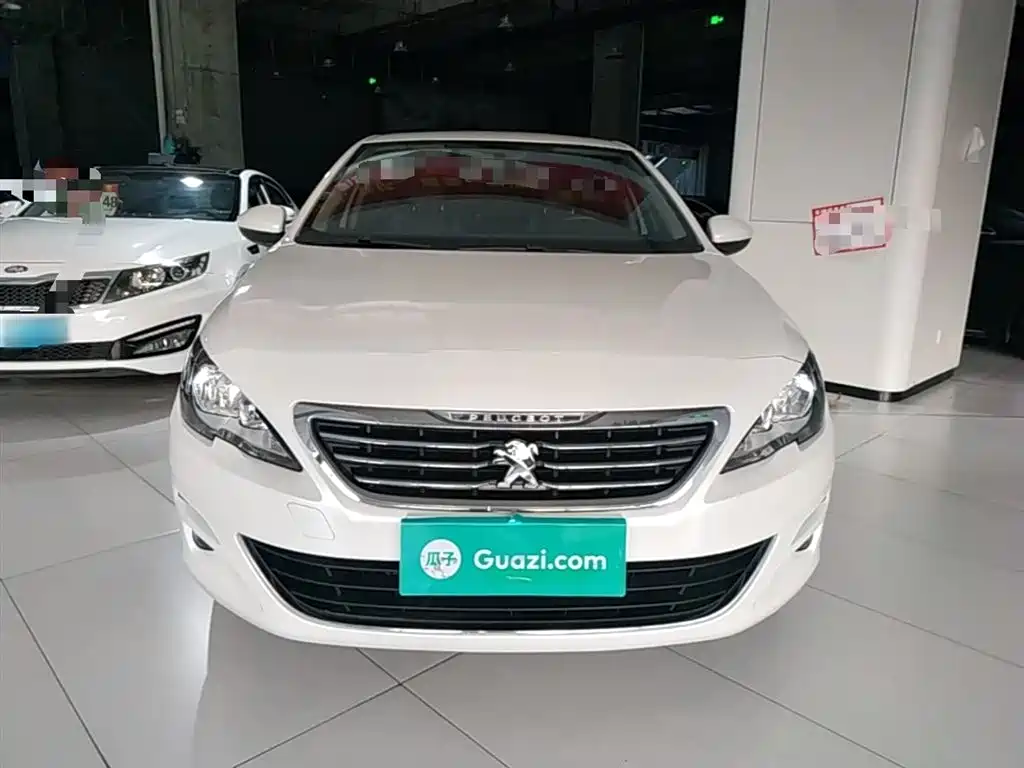 Peugeot 408 2015 Model 1.2T Automatic Luxury Edition фото 3