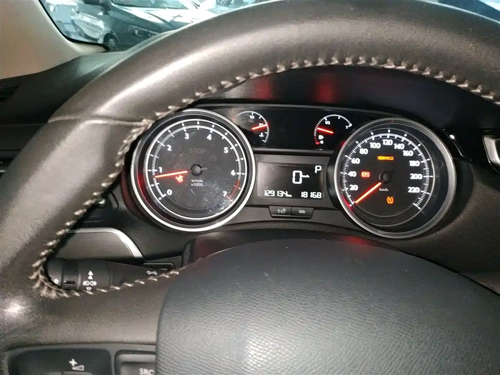 Peugeot 408 2015 Model 1.2T Automatic Luxury Edition фото 12