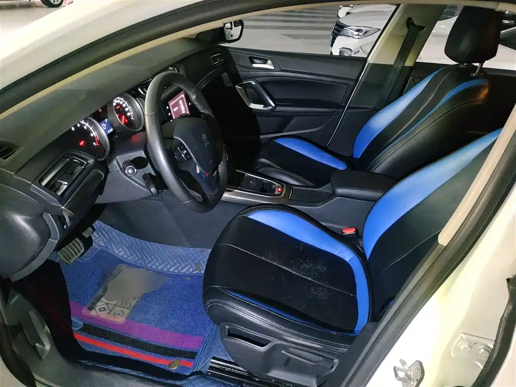 Peugeot 408 2015 Model 1.2T Automatic Luxury Edition фото 15