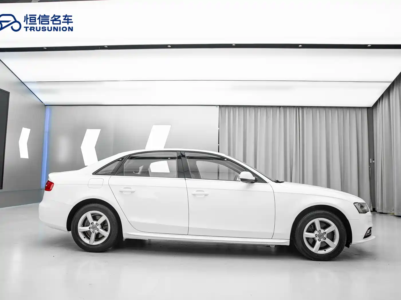 Audi A4L 2013 35 TFSI Automatic Comfort фото 7