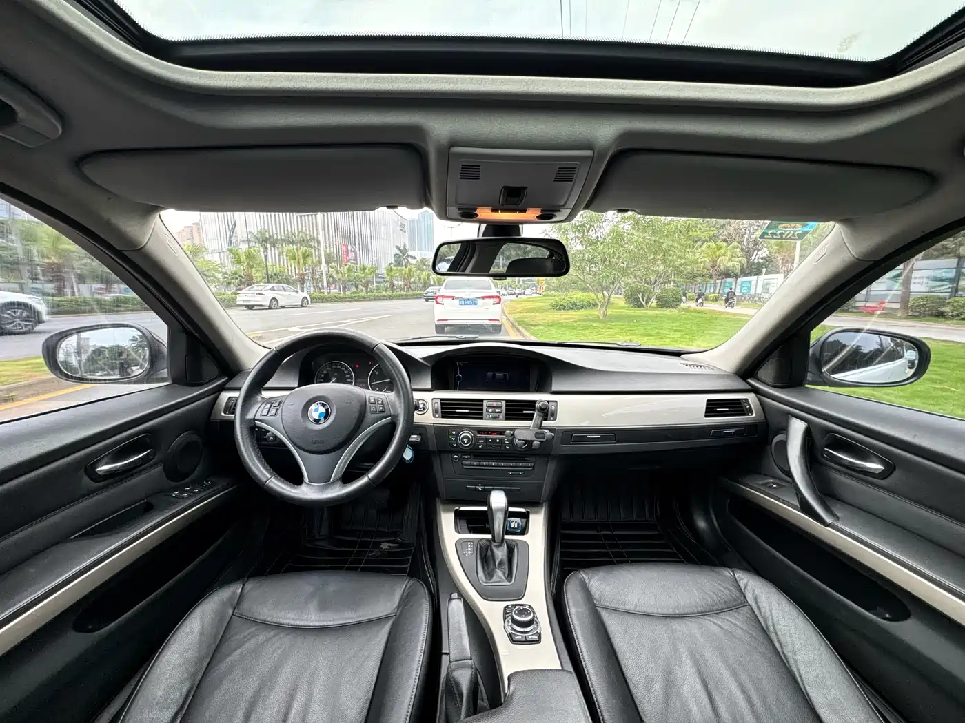 BMW 3 Series (Import) 2010 320i Luxury фото 12