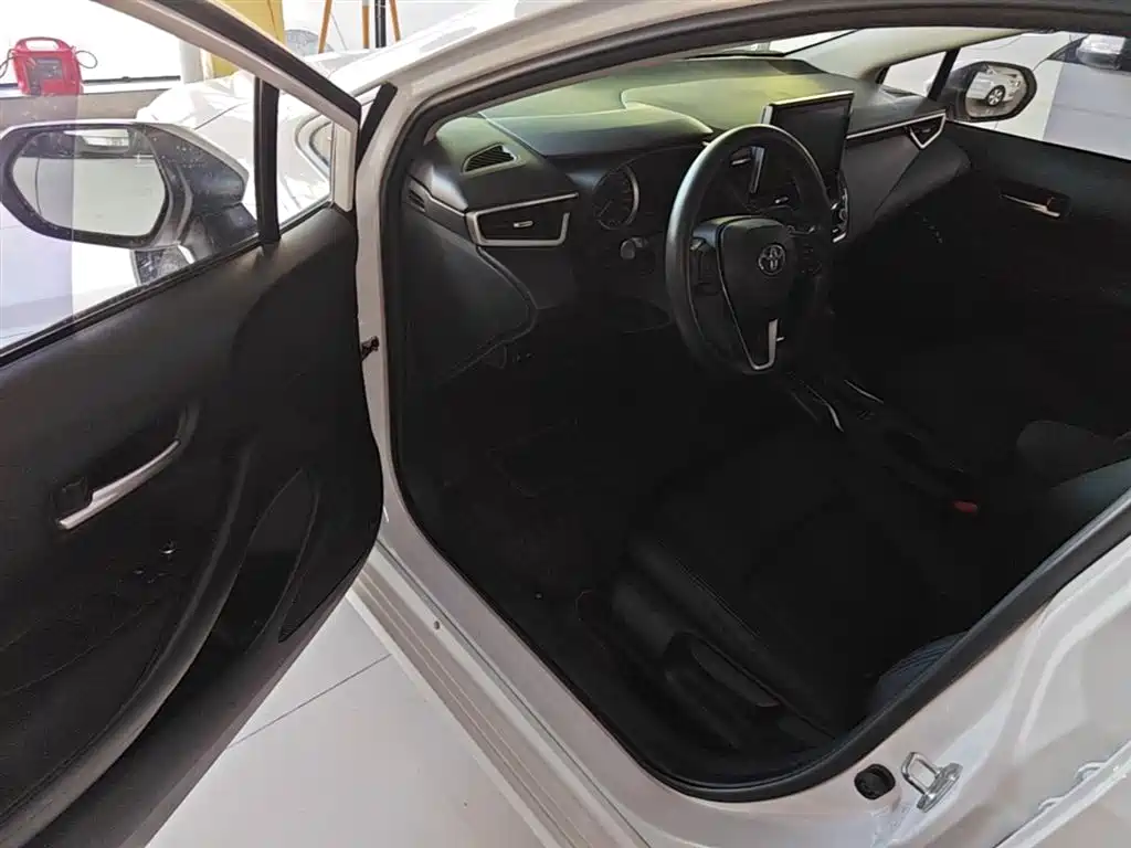 Toyota Corolla 2021 TNGA 1.5L CVT Elite Edition фото 15