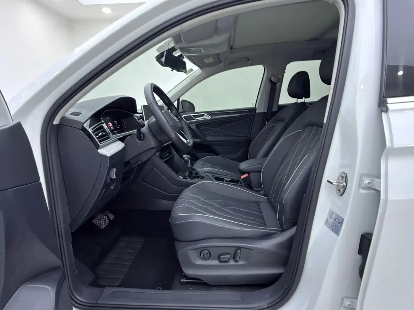 Volkswagen Tiguan L 2023 280TSI 2WD Trend Limited Edition фото 8
