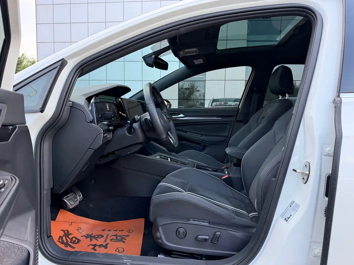 Volkswagen Golf 2023 Model 280TSI DSG R-Line фото 14