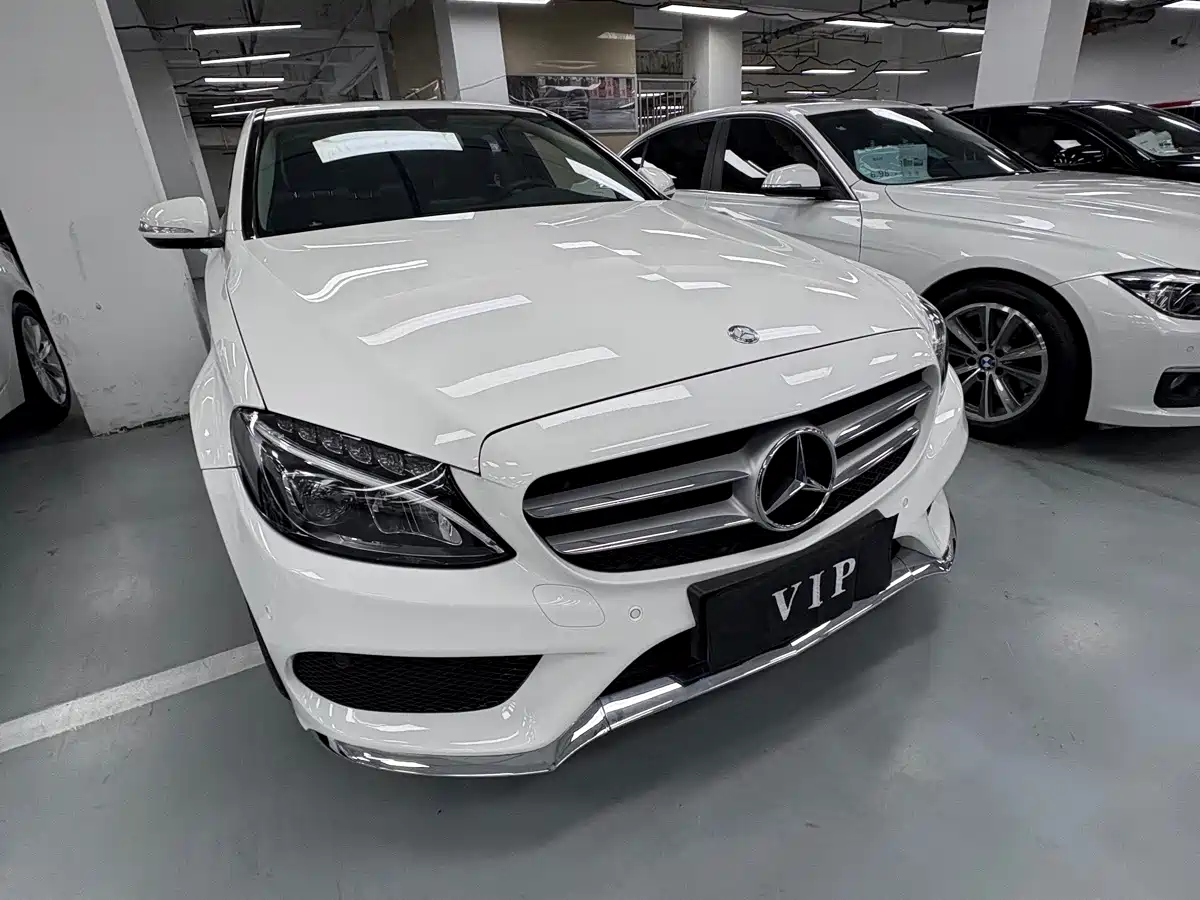 Photo 3 - Mercedes-Benz C-Class