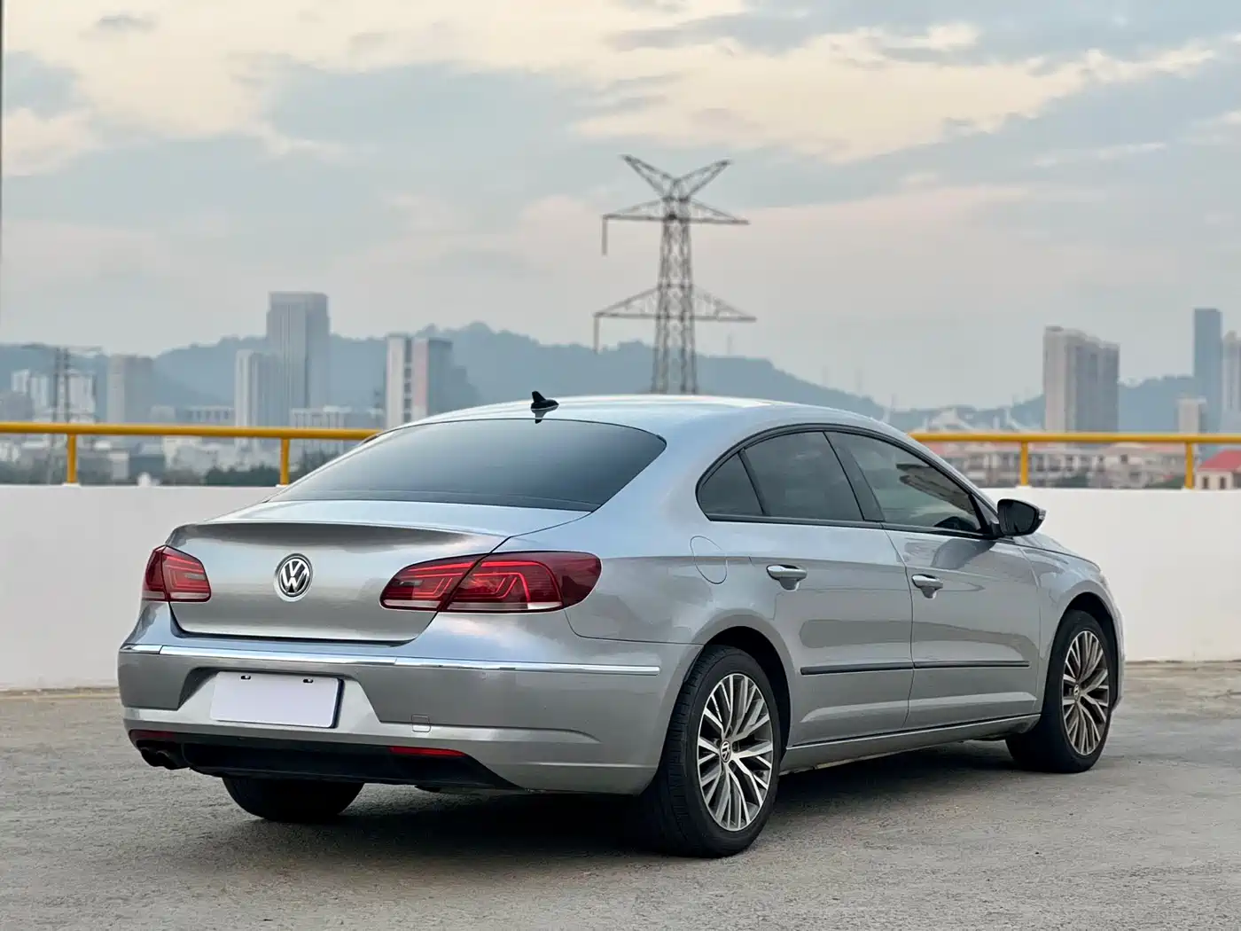 Volkswagen FAW-Volkswagen CC 2016 Model 1.8TSI Luxury фото 7