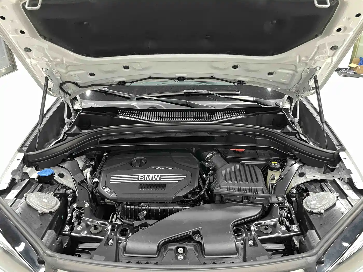 BMW X1 2022 sDrive20Li Premium фото 18