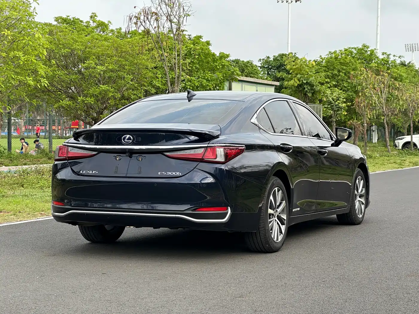 Lexus ES 2018 300h Excellence Edition China V фото 6